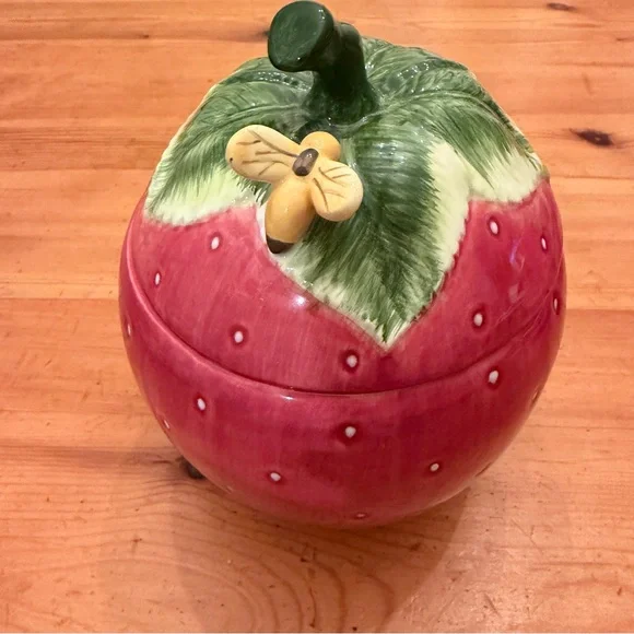 Vintage Kate Williams Global Design Connections Ceramic Strawberry Jar with Bee - Picture 3 of 8
